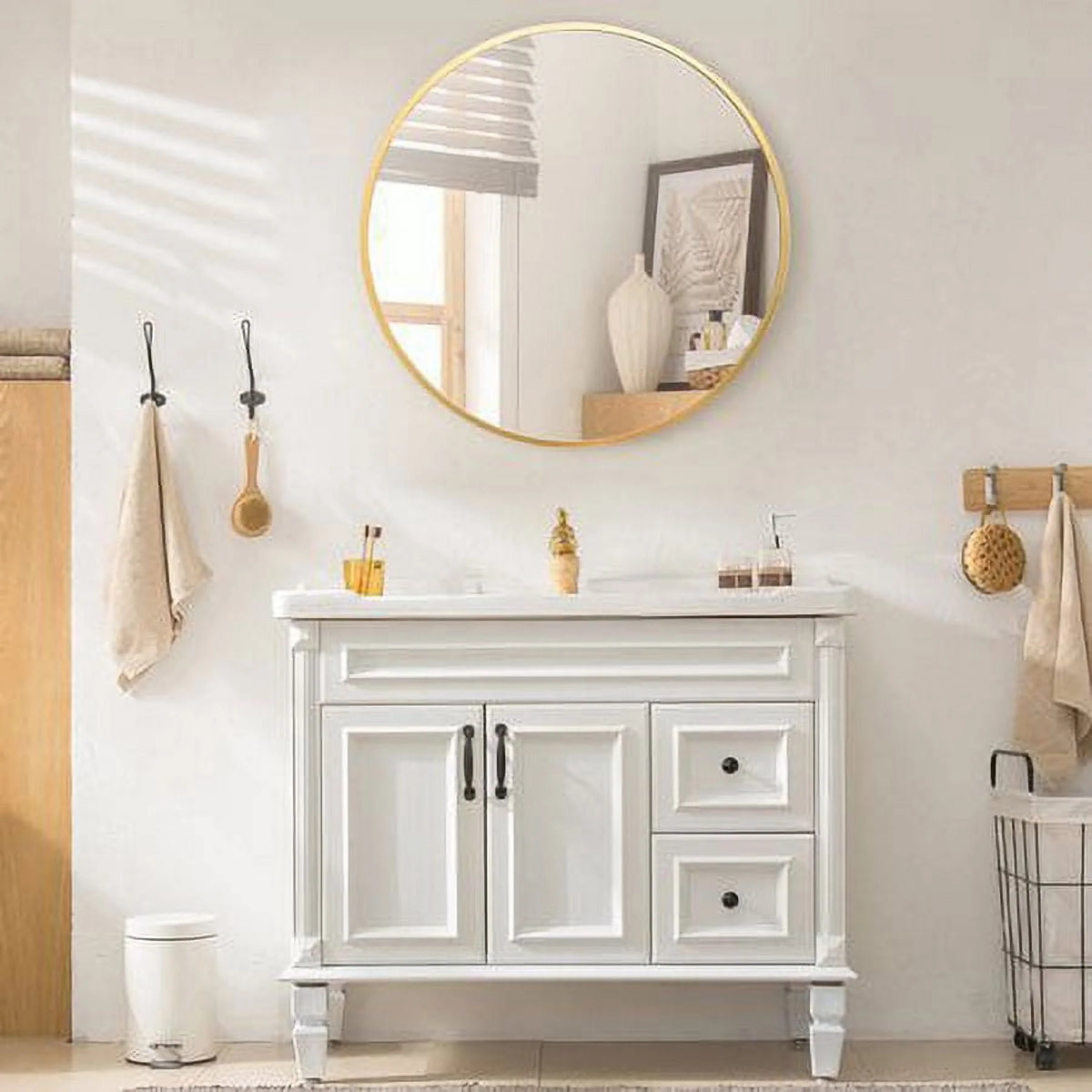 24 Round Wall Mounted Mirror N448