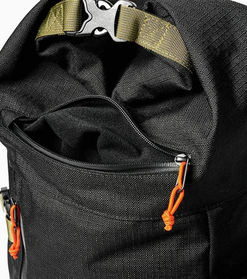 Camo 27L Bag E498760