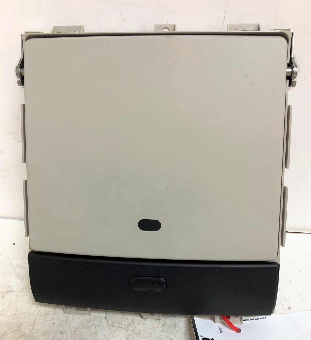 11-13 Dodge Caravan Roof Mounted Entertainment Display Screen A148