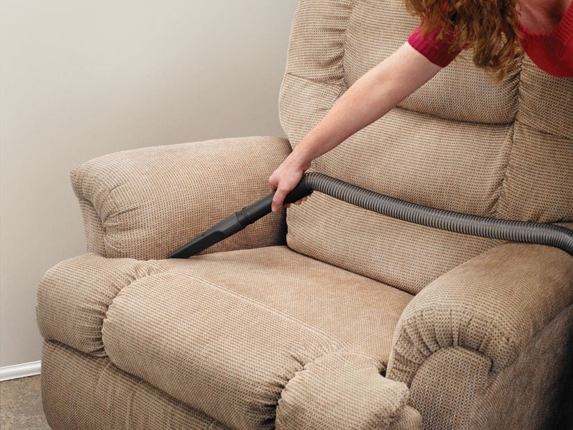 Bagless Upright Vacuum L271