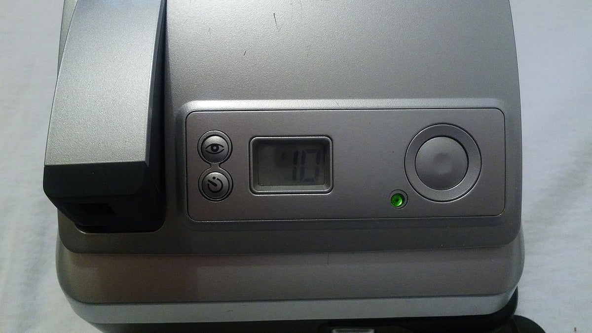 One 600 Ultra Instant Film Camera H960390