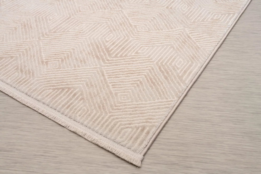 Cream 8x10 Geometric Pattern Indoor Area Rug U320852