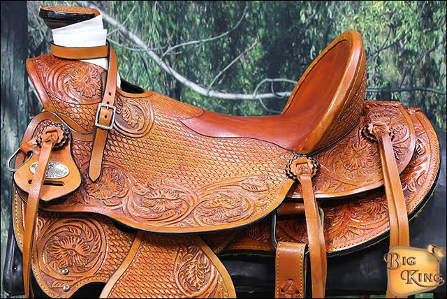 Beige Leather Ranch Roping Saddle F489017