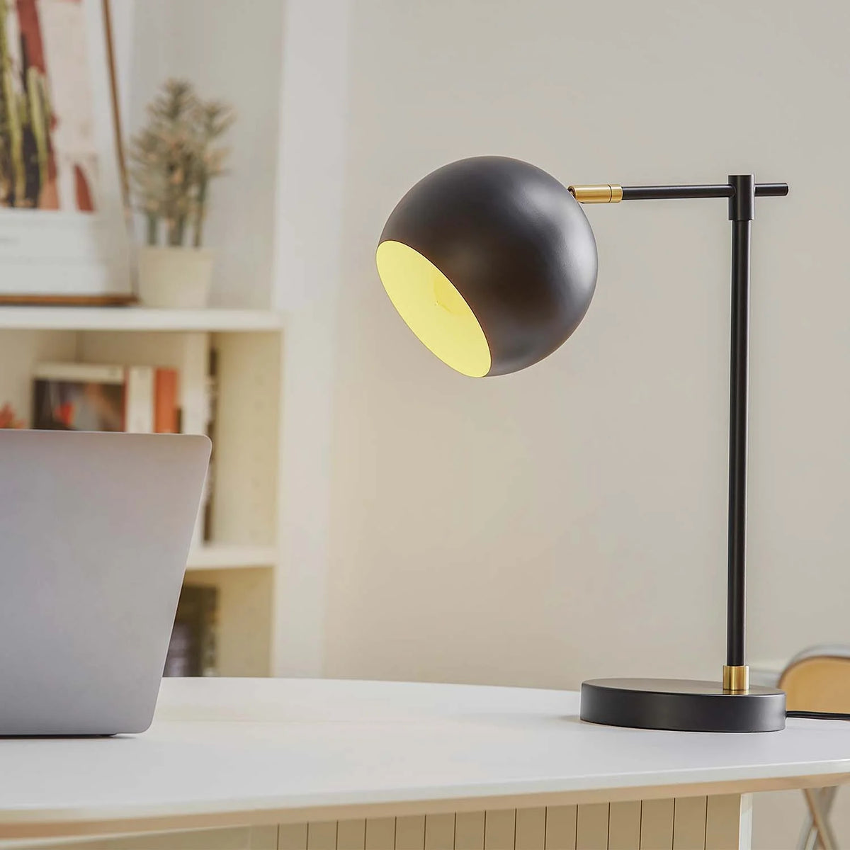 18" Matte Black Table Lamp E669631